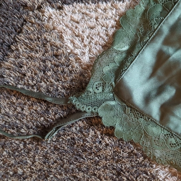 Forever 21 Slip Tank Top Lacy Satin Green Women's Size Medium Fairy - Picture 3 of 8